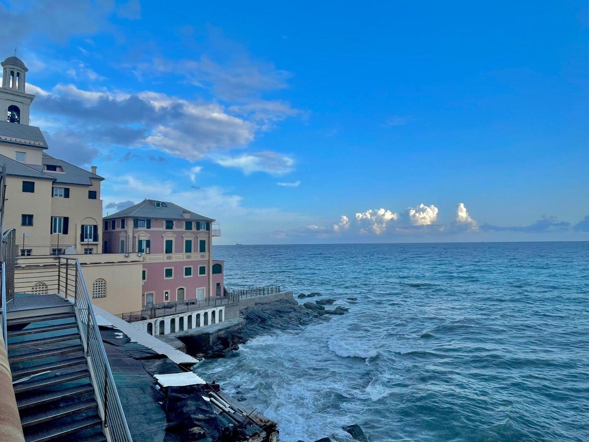 Happy Family Apartments Baia Boccadasse Genoa Exterior photo